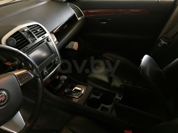 Cadillac SRX I, 5 мест, 2008 г.