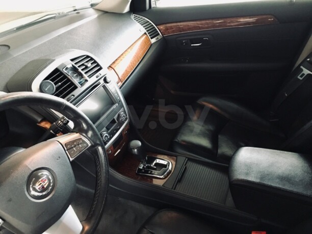 Cadillac SRX I, 5 мест, 2008 г.