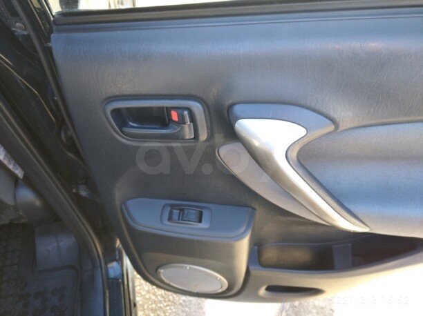 Toyota RAV4 II (XA20) · Рестайлинг, 5 мест, 2006 г.