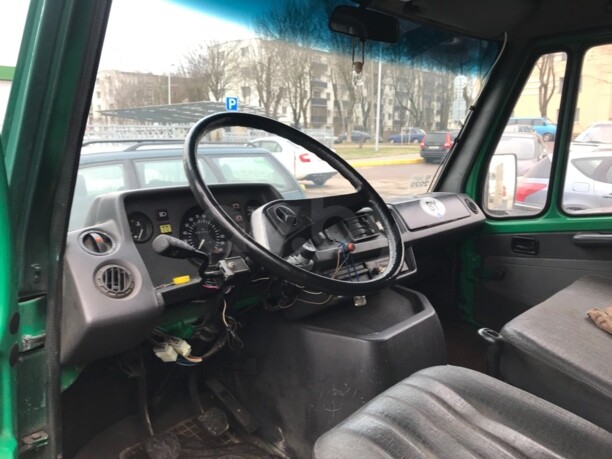 Mercedes Т1 207D - 410D 208, 1993 г.