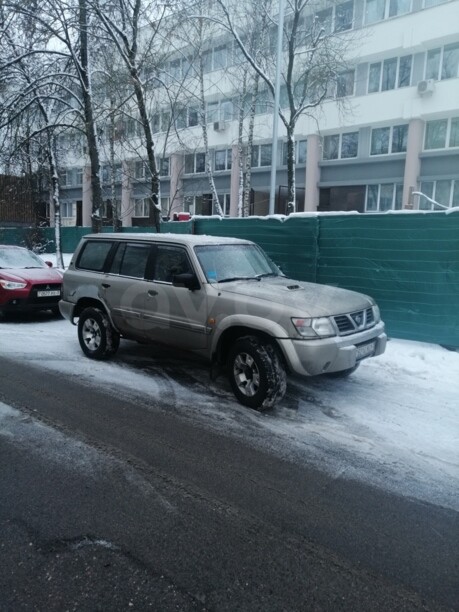 Nissan Patrol Y61, 7 мест, 2000 г.