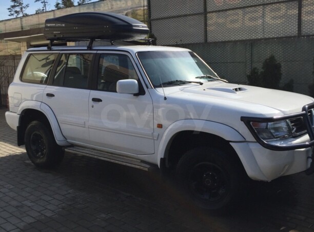 Nissan Patrol Y61, 7 мест, 2002 г.