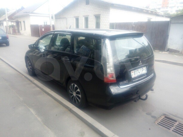 Mitsubishi Grandis, 7 мест, 2005 г.
