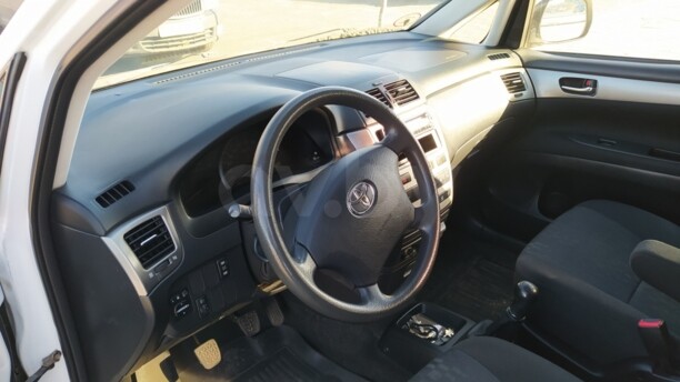 Toyota Avensis Verso I · Рестайлинг, 7 мест, 2004 г.