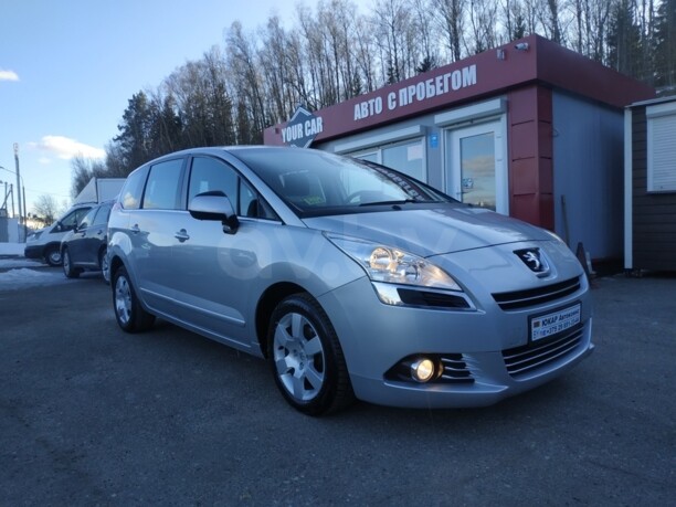 Peugeot 5008 I, 5 мест, 2011 г.