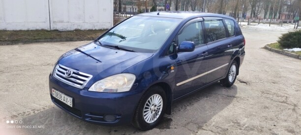 Toyota Avensis Verso I, 7 мест, 2002 г.