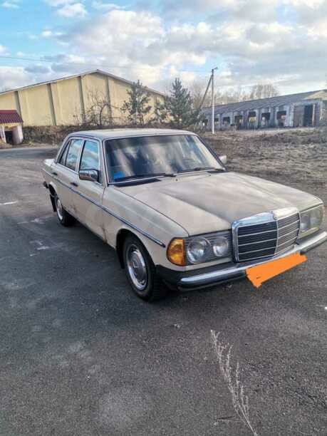 Mercedes-Benz E-Класс W123, 1982 г.