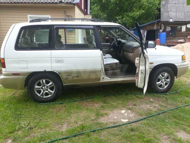 Mazda MPV I, 7 мест, 1998 г.