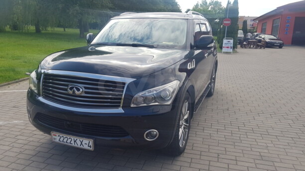Infiniti QX56 II, 7 мест, 2010 г.
