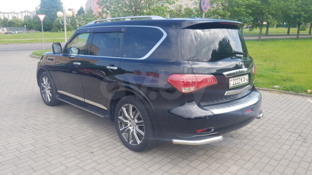 Infiniti QX56 II, 7 мест, 2010 г.