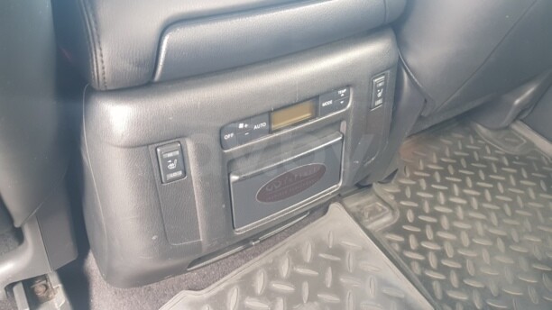 Infiniti QX56 II, 7 мест, 2010 г.
