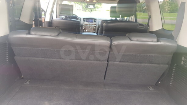 Infiniti QX56 II, 7 мест, 2010 г.