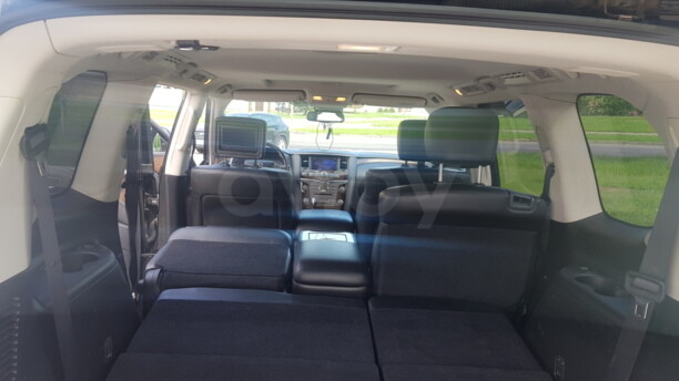 Infiniti QX56 II, 7 мест, 2010 г.