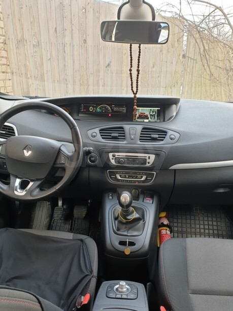 Renault Grand Scenic III · 2-й рестайлинг, 5 мест, 2014 г.