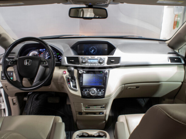 Honda Odyssey V, 7 мест, 2014 г.