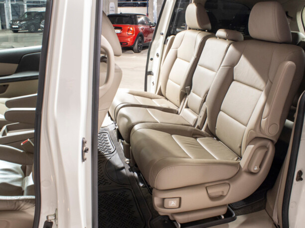 Honda Odyssey V, 7 мест, 2014 г.