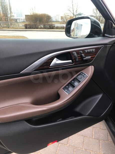 Infiniti QX30, 2016 г.