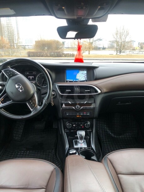 Infiniti QX30, 2016 г.