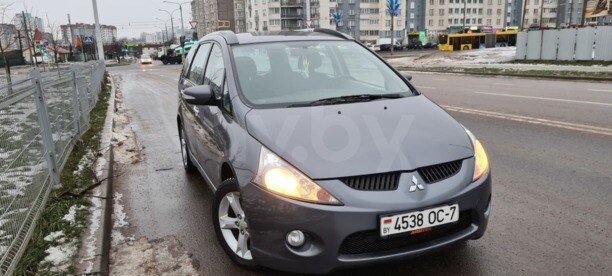 Mitsubishi Grandis, 7 мест, 2008 г.