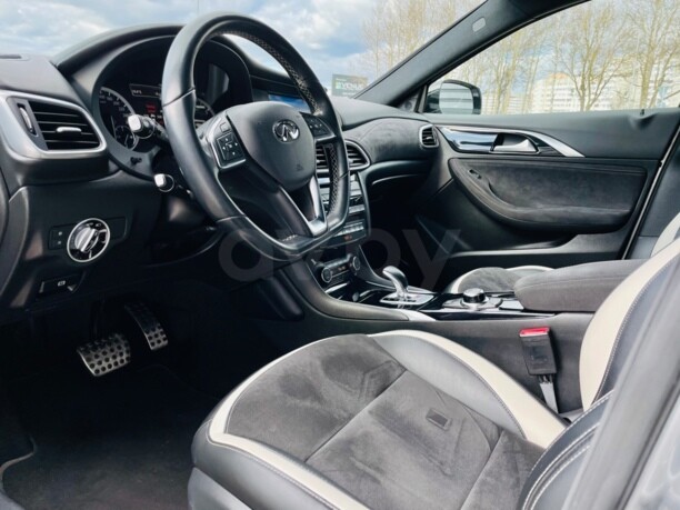 Infiniti Q30, 2016 г.