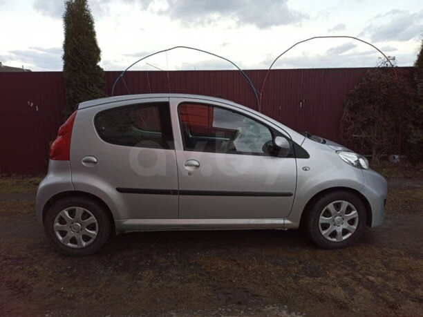 Peugeot 107 I · Рестайлинг, 2009 г.