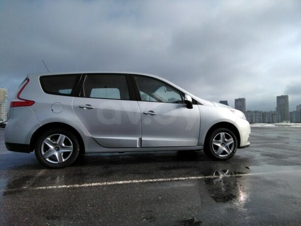 Renault Grand Scenic III · 2-й рестайлинг, 5 мест, 2014 г.