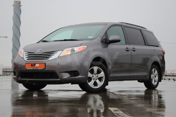 Toyota Sienna III (XL30), 7 мест, 2016 г.