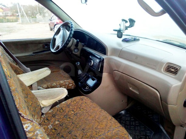 Kia Carnival I, 7 мест, 2000 г.