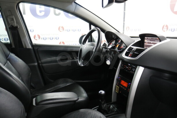 Peugeot 207 I · Рестайлинг, 2011 г.