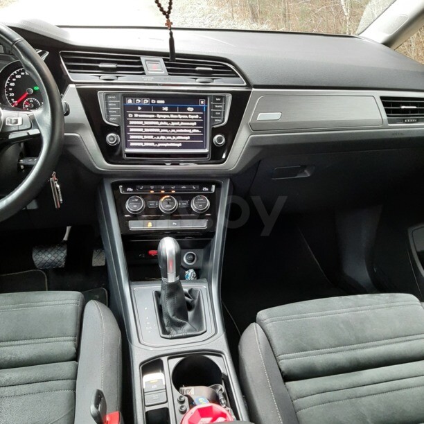 Volkswagen Touran III, 5 мест, 2016 г.