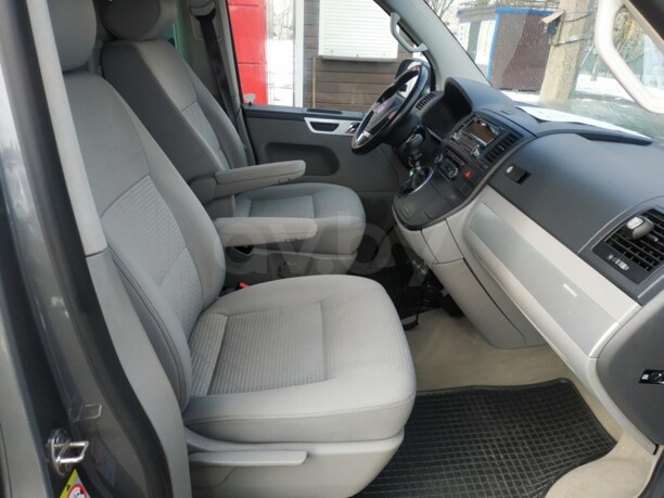 Volkswagen Multivan T5, 2010 г.