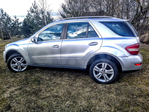 Mercedes-Benz M-Класс W164 · Рестайлинг, 5 мест, 2010 г.