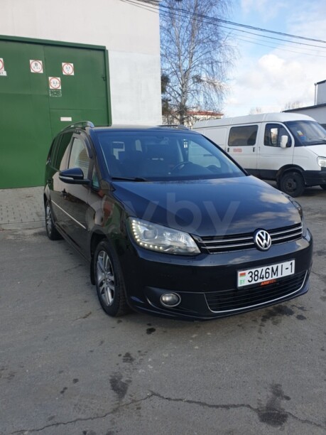 Volkswagen Touran II, 5 мест, 2012 г.