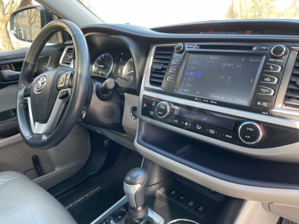 Toyota Highlander III (XU50) · Рестайлинг, 7 мест, 2017 г.