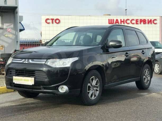 Mitsubishi Outlander III, 5 мест, 2012 г.