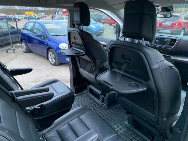 Peugeot Traveller, 7 мест, 2018 г.