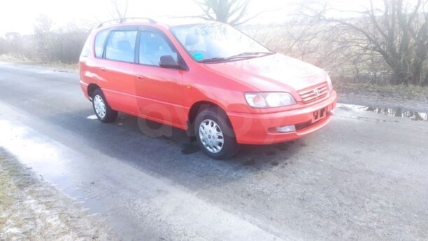 Toyota Picnic, 5 мест, 2000 г.