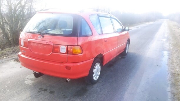 Toyota Picnic, 5 мест, 2000 г.
