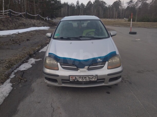 Nissan Almera Tino, 2001 г.