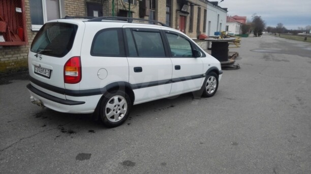 Opel Zafira A, 7 мест, 2000 г.