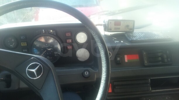Mercedes Т1 207D - 410D 410, 1990 г.