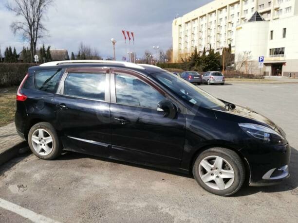 Renault Grand Scenic III · 2-й рестайлинг, 5 мест, 2015 г.