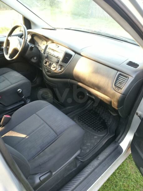 Mazda MPV II · Рестайлинг, 5 мест, 2004 г.
