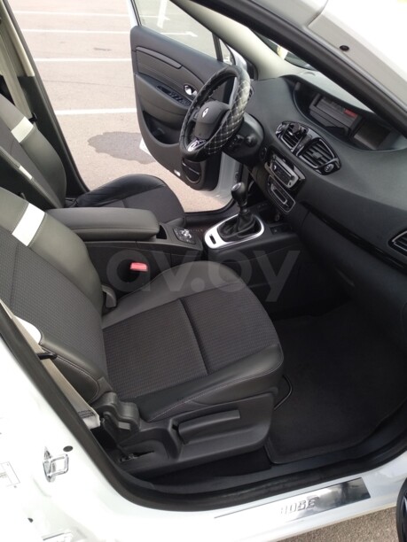 Renault Grand Scenic III · 2-й рестайлинг, 5 мест, 2014 г.