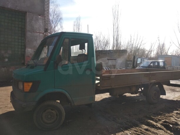 Mercedes Т1 207D - 410D Т1, 1993 г.