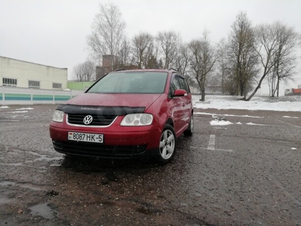 Volkswagen Touran I, 7 мест, 2003 г.