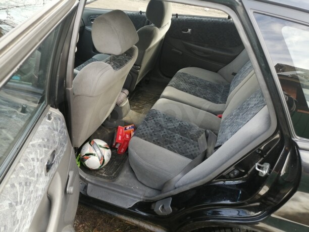 Mazda 323F, 2001 г.