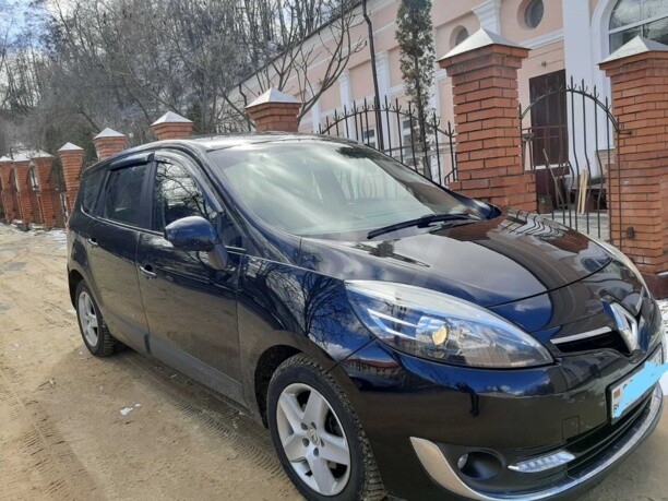 Renault Grand Scenic III · 2-й рестайлинг, 7 мест, 2013 г.