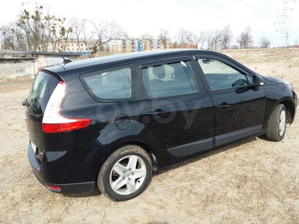 Renault Grand Scenic III · 2-й рестайлинг, 7 мест, 2013 г.