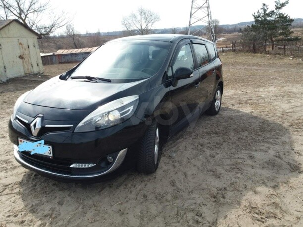Renault Grand Scenic III · 2-й рестайлинг, 7 мест, 2013 г.